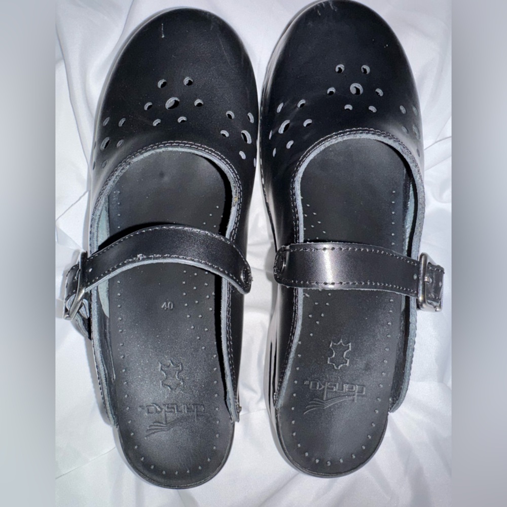 Dansko Merrie Black Cabrio Clog
Women’s Size 40